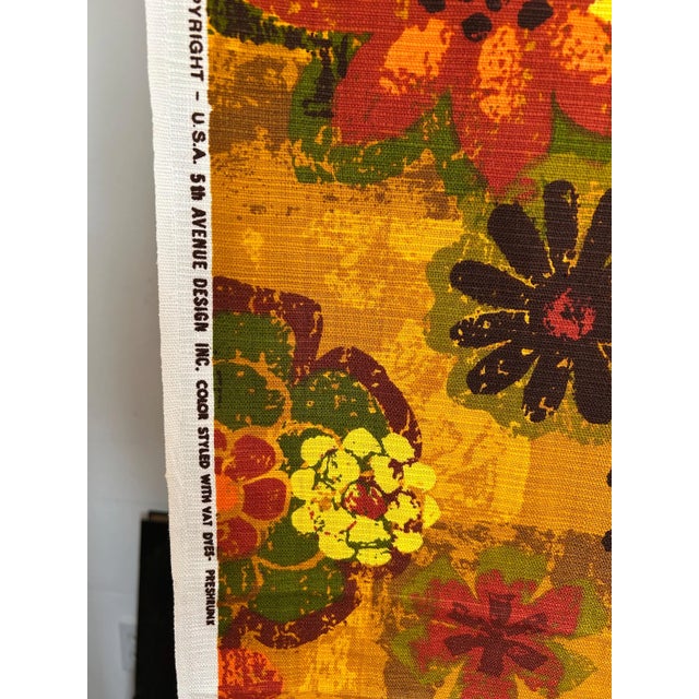 1970s VTG 8 Yards Continuous Deadstock 5th Avenue Design Inc. Flower Power Hawaiian Floral Barkcloth Fabric For Sale - Image 5 of 8