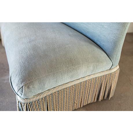 1990s Vintage Hollywood Regency Velvet Settee, Armless Slipper Sofa With Bullion Fringe For Sale - Image 5 of 14