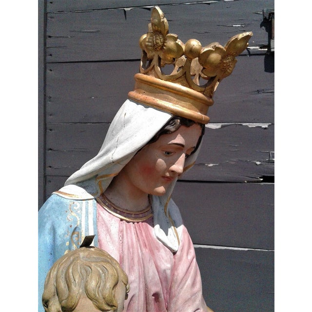 1910s German Haag Mary and Jesus Hand Carved Painted Wooden Sculpture For Sale - Image 4 of 12
