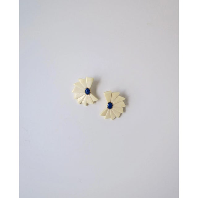Late 20th Century Art Deco 14kt Gold and Blue Lapis Earrings, Pair, Circa 1980s 1990s For Sale - Image 5 of 7