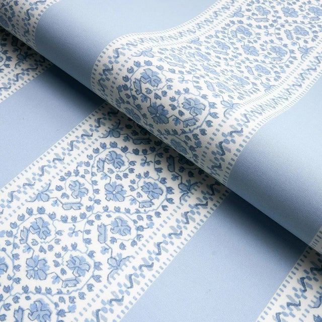 Schumacher Sample - Schumacher x Mark D. Sikes Jasmine Indoor/Outdoor Fabric in Indigo For Sale - Image 4 of 5