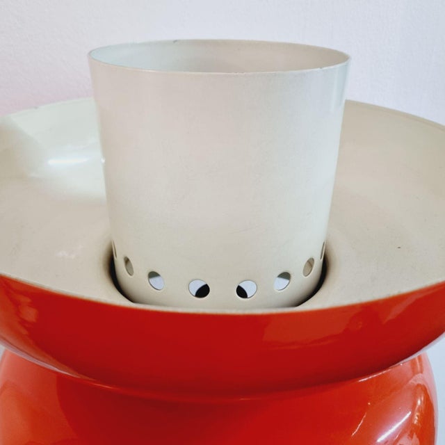 Space Age floor lamp from the 1970s, in dusty white and gold colors, made of metal. size: 145x35cm. European Plug (up to...