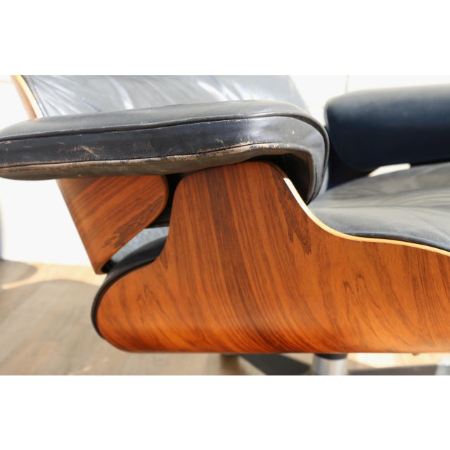 Black 1960s Herman Miller Eames Lounge Chair & Ottoman in Brazilian Rosewood and Black Leather For Sale - Image 8 of 18