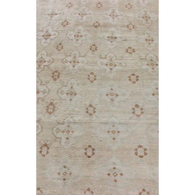 Mid 20th Century Muted Oushak Hand Knotted With All-Over Tribal Design in Light Tones of Taupe and Browns For Sale - Image 5 of 12