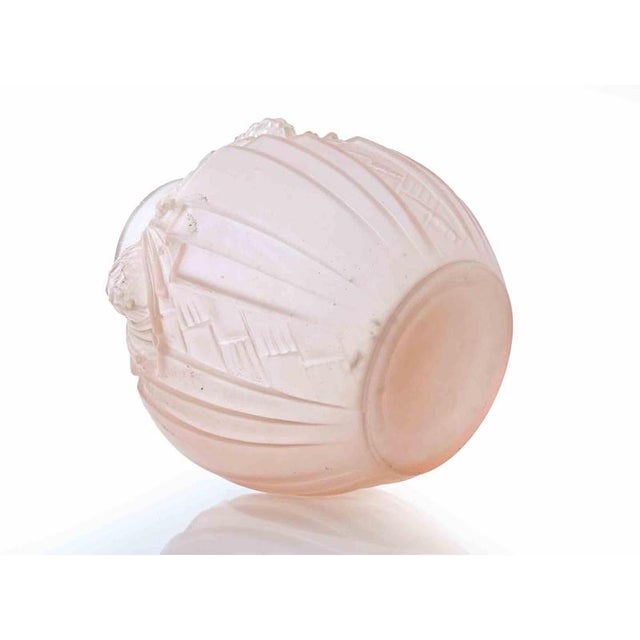 Art Deco Glass Globe Vase in Pink Art Glass by De Cagny, France, 1930s For Sale - Image 3 of 5