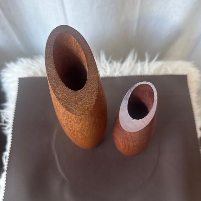 A Pair of Modernist MCM Solid Teak Bud Vases, Circa 1970 For Sale In Los Angeles - Image 6 of 7