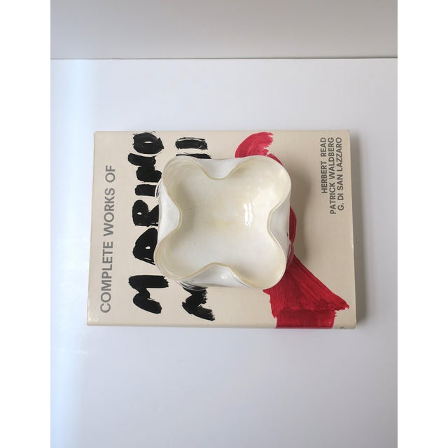 Mid 20th Century Italian Murano White Gold Art Glass Bowl, Circa Mid-20th Century For Sale - Image 5 of 10