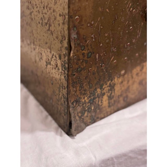 Pair of Sarreid Style Spanish Riveted Brass-Clad Cube Side Tables With Ring Handles, 1970s For Sale - Image 10 of 12