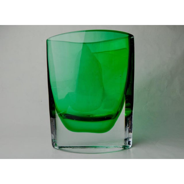 Green Sommerso Vase in Murano Glass attributed to Seguso, Italy, 1980s For Sale - Image 4 of 8