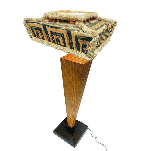 Mid-Century Sculptural Combed Wood Floor Lamp in the Style of Paul Frankl For Sale - Image 4 of 7