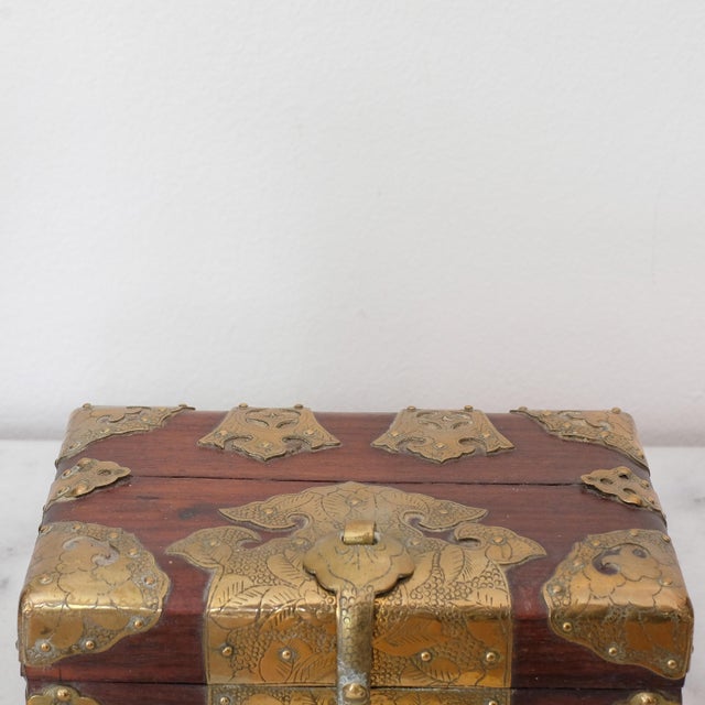 19th Century Chinese Hongmu Rosewood Jewelry Box For Sale - Image 4 of 5