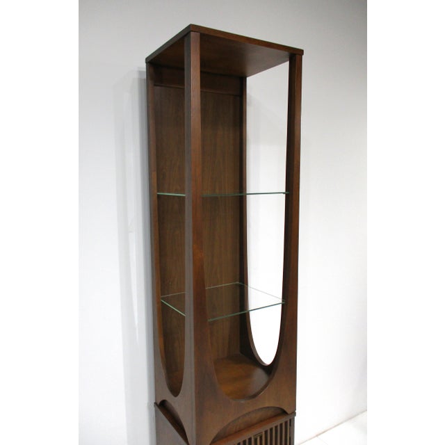 Broyhill Brasilia Mid 20th Century Rare Brasilia Styled 2 Piece Display Cabinet by Broyhill For Sale - Image 4 of 13