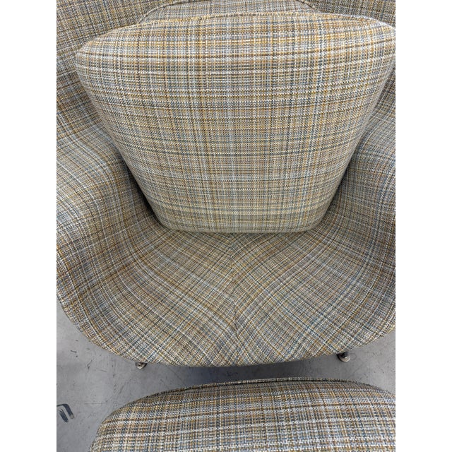 1960s Early Production Saarinen Knoll Womb Chair & Ottoman Reupholstered LIC Label For Sale - Image 18 of 18