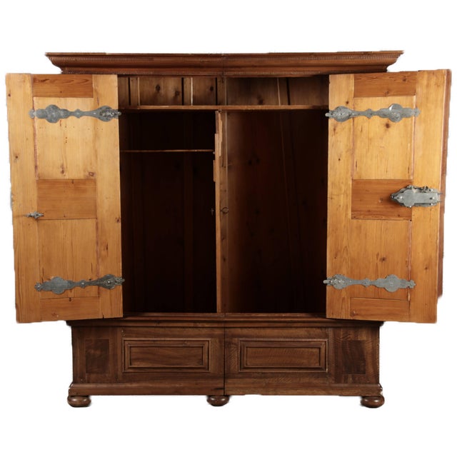 Antique Renaissance Cabinet in Walnut, 1680s For Sale - Image 4 of 18