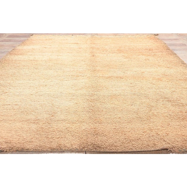 Berber Tribes of Morocco Vintage Beni MGuild Moroccan Rug - 06'02 X 09'10 For Sale - Image 4 of 10