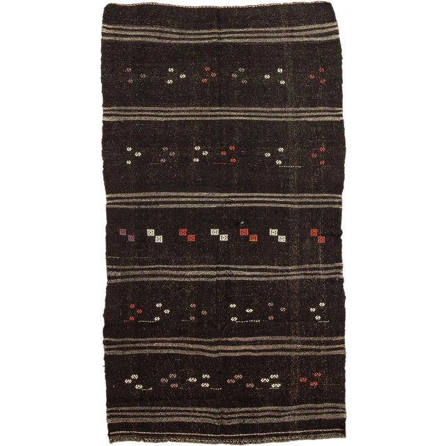 Textile 1960s Vintage Embroidered Modern Kilim Rug- 5′6″ × 10′7″ For Sale - Image 7 of 7