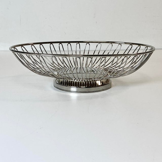 1970s Vintage Hollywood Regency Boho Chic Silverplate Wire Bread Basket Serving Dish For Sale - Image 6 of 11