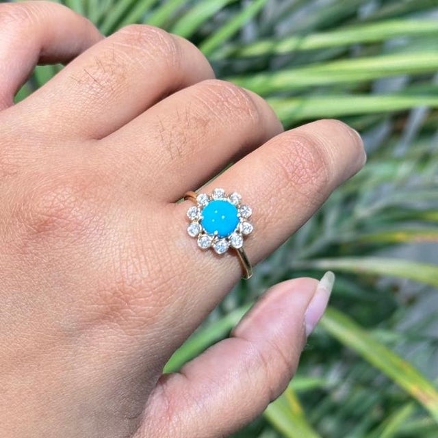 Contemporary 1.25ct Turquoise & Diamond Floral Vintage Cocktail Ring Size 4 in 14k Yellow Gold For Sale - Image 3 of 15
