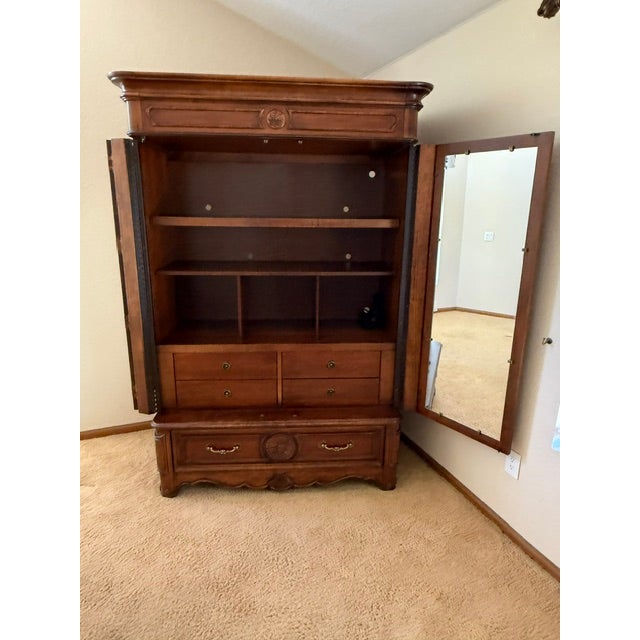 Bernhardt Solid Cherry French Provincial Hi-Fi Audio Media Armoire For Sale In San Diego - Image 6 of 15