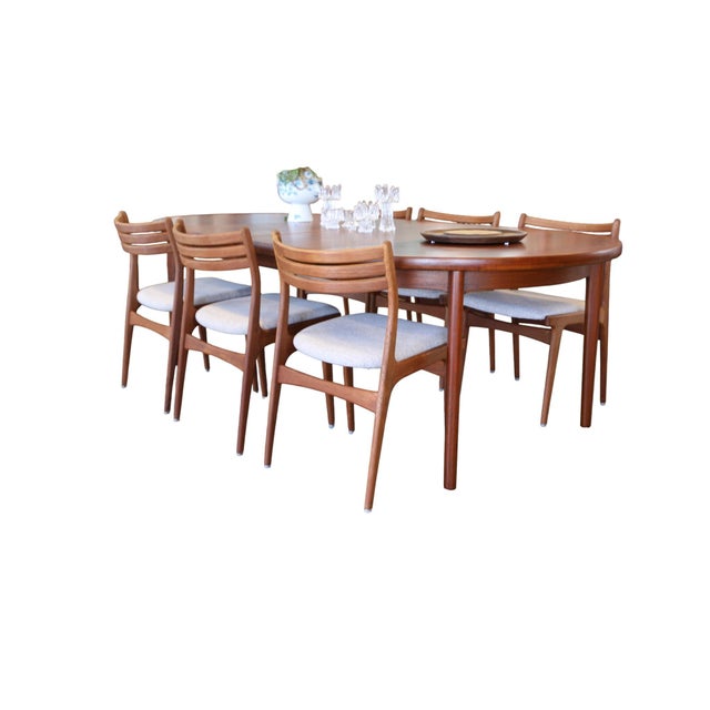 Danish Round Dining Table in Teak with Double Inserts, 1960s For Sale - Image 13 of 18