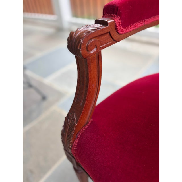 Ruby Red Mid-20th Century Italian Louis XVI Style Carved Walnut & Crimson Velvet Sofa by Meroni Francesco For Sale - Image 8 of 10