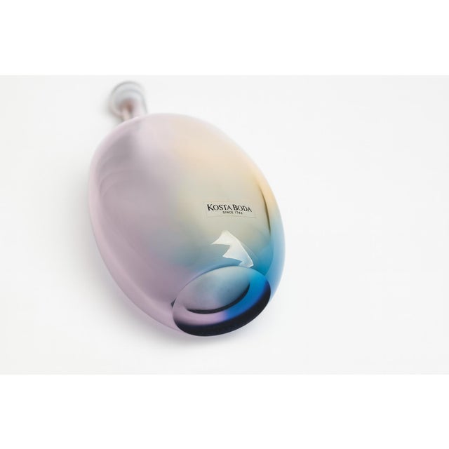 Postmodern Fidji Vase — Kjell Engman, Kosta Boda (1980s) For Sale - Image 3 of 3