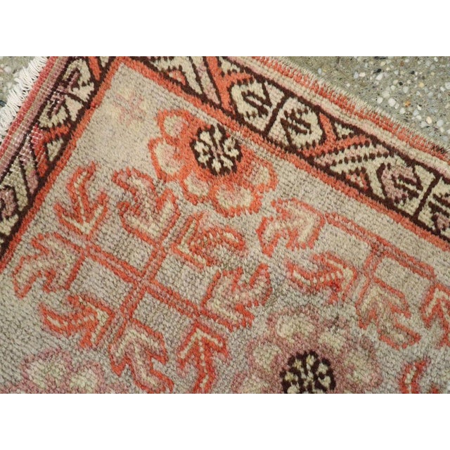Textile Galerie Shabab Collection Early 20th Century Handmade Khotan Scatter Rug in Coral and Grey For Sale - Image 7 of 8