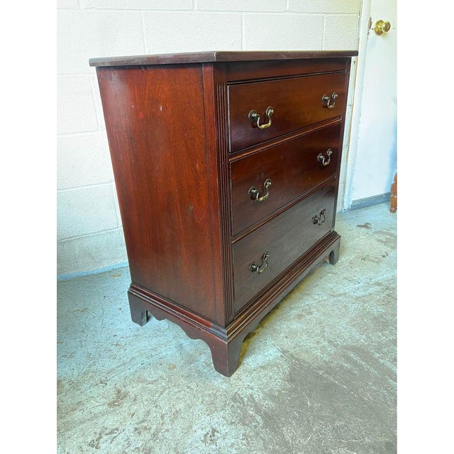 Brown Early 20th Century Chippendale Style Mahogany Bachelor’s Chest of Drawers. For Sale - Image 8 of 11