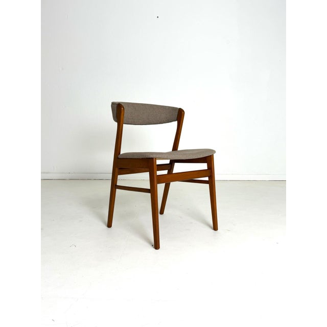 Sax møbelfabrik dining chairs, set of 6, 1960s a timeless set of six vintage dining chairs made by danish manufacturer sax...