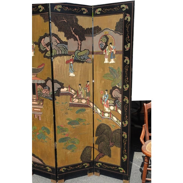Asian Vintage Oriental Asian Gold Coromandel Four Panel Screen Room Divider W Geishas For Sale - Image 3 of 12