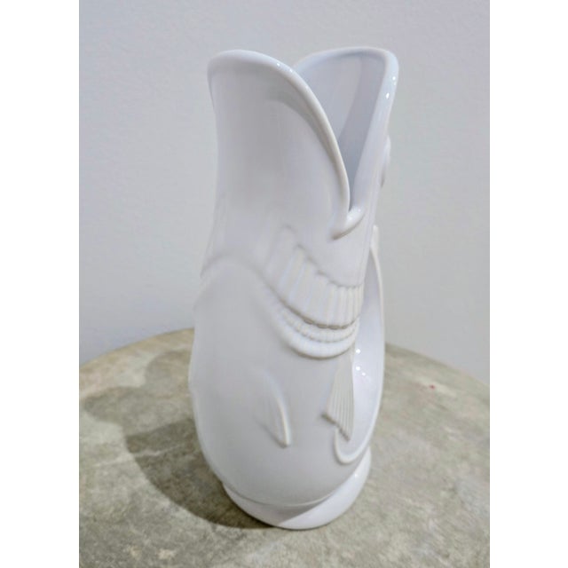 1980s Vintage White “Gurgling Cod” Fish Pitcher – Made in England for Shreve, Crump & Low Boston For Sale - Image 5 of 8