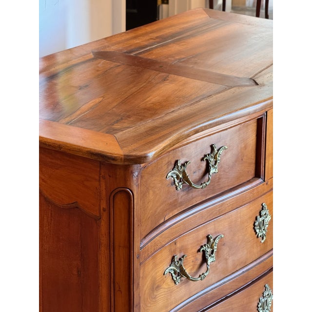Louis XV Walnut Serpentine Commode For Sale - Image 9 of 10