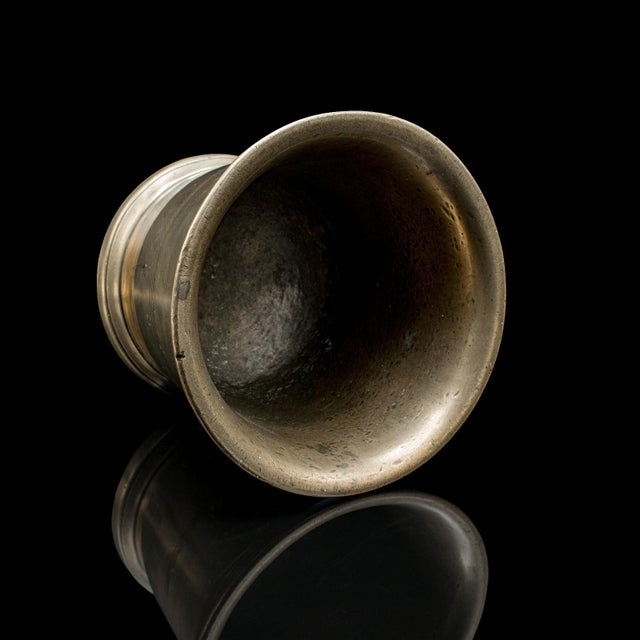 Antique Mortar and Pestle Set, English Bronze Apothecary Grinder, Georgian, 1750 For Sale - Image 6 of 10