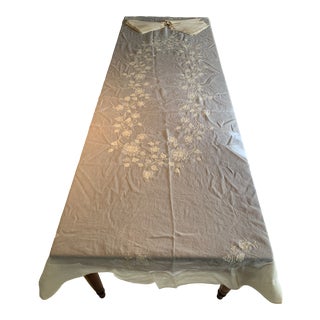 Vintage Mid 20th Century Pale Yellow Appliqué Oval Banquet Tablecloth with Napkins - Set of 13 For Sale