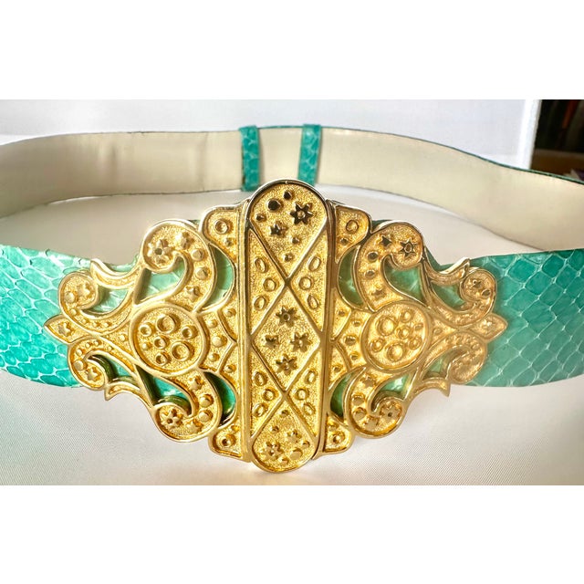 1990s Judith Leiber Belt Snakeskin Turquoise Blue Green Gold Plated Buckle Art Deco Adjustable Vintage For Sale - Image 11 of 11
