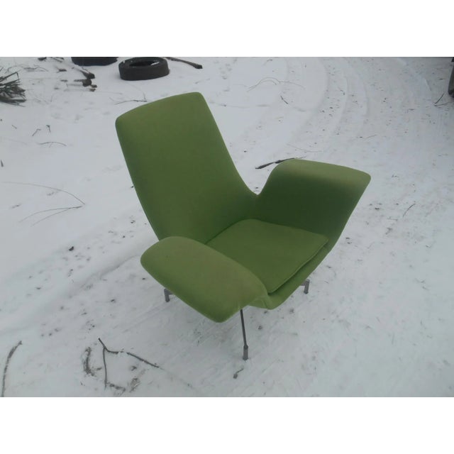 1990s Vintage Dialogue Wing Lounge Chair by HBF For Sale - Image 4 of 10