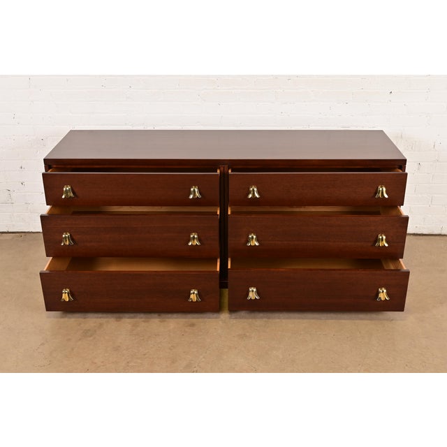 1950s T. H. Robsjohn-Gibbings for Widdicomb Mid-Century Modern Hollywood Regency Mahogany Dresser or Credenza, Newly Refinished For Sale - Image 5 of 14
