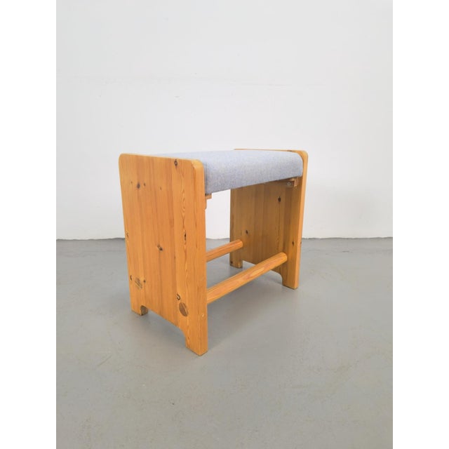 Mid-Century Scandinavian Pine Stool in the style of Charlotte Perriand, Denmark, 1960s For Sale - Image 10 of 10
