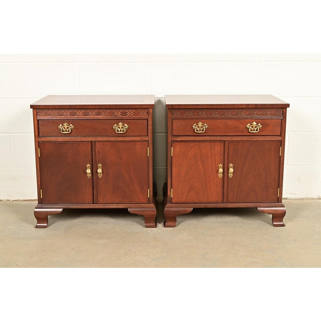 English Baker Furniture Chippendale Carved Mahogany Nightstands, Newly Refinished For Sale - Image 3 of 15