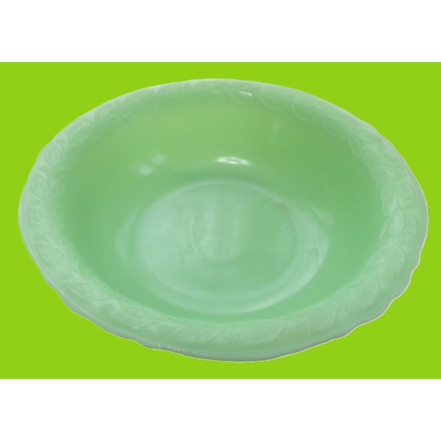 1930s McKee Jadite Triple Leaf Rim Bowl – 9" – Perfect Condition For Sale - Image 6 of 10