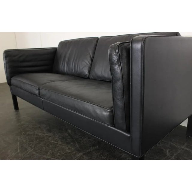 Børge Mogensen Model 2332 Sofa in Leather by Børge Mogensen for Fredericia For Sale - Image 4 of 14