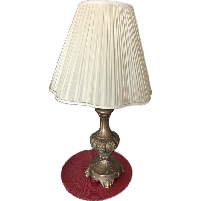 Stiffel Vintage Stiffel Solid Brass Trophy Urn Table Lamp – Hollywood Regency Style With Pleated Shade For Sale - Image 4 of 11