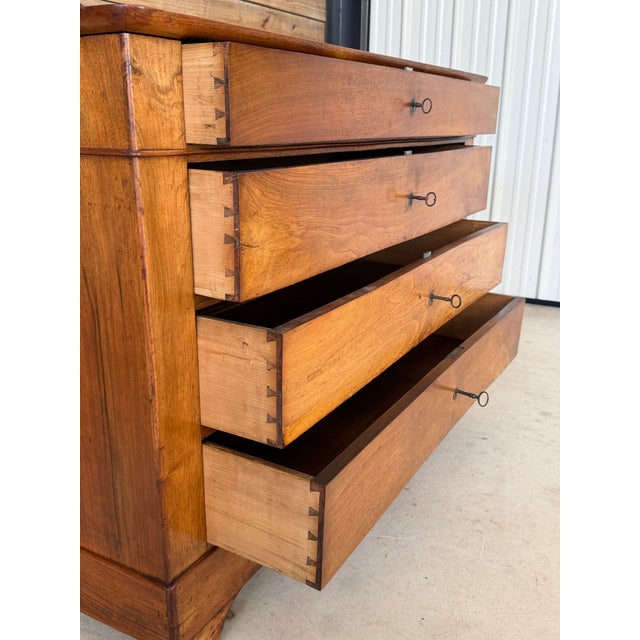 Brown Early 19th Century American Walnut Empire Chest of Drawers For Sale - Image 8 of 12