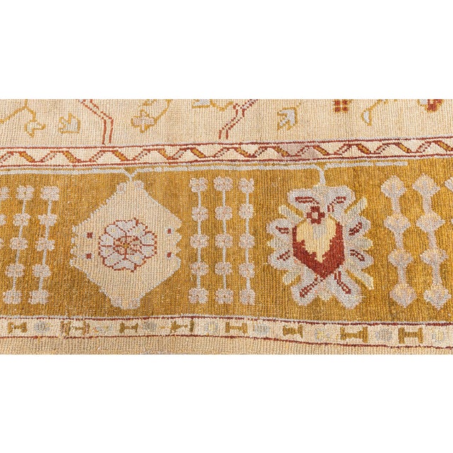 Beige 1920s Turkish Oushak Rug  Timeless Elegance and Artisan Craftsmanship For Sale - Image 8 of 10