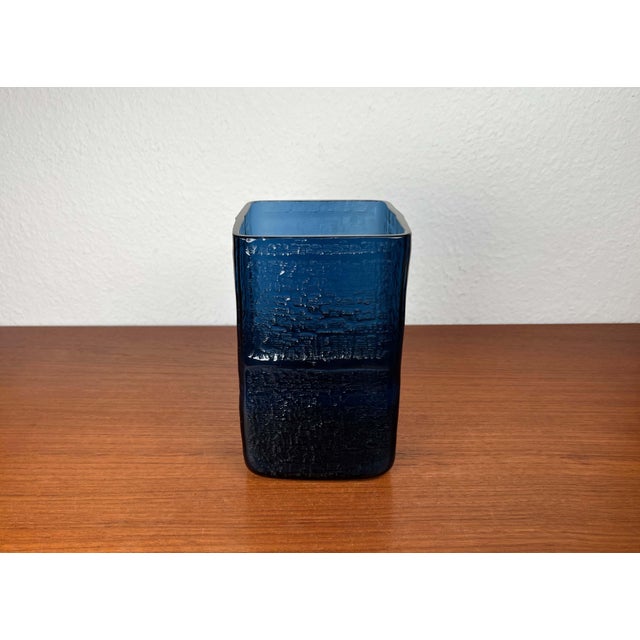 Mid-Century Modern Swedish Blue Glass Vase by Christer Sjögren for Lindshammar Glasbruk, 1960s For Sale - Image 18 of 18