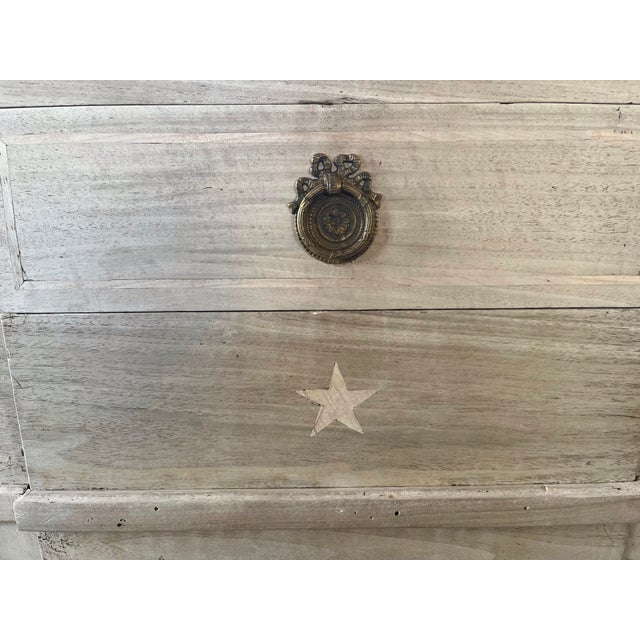 18th Century Bleached French Walnut Louis XVI Chest of Drawers / Commode For Sale - Image 11 of 12