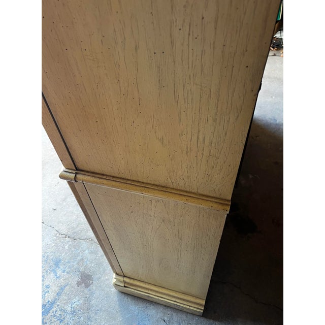 1970s Vintage Stanley Faux Bamboo and Cane Lighted China and Display Cabinet For Sale - Image 11 of 14
