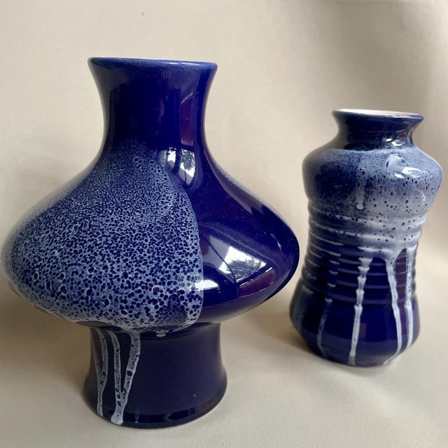 Bauhaus Mid-Century Blue Ceramic Vases from Kravsko, Former Czechoslovakia, 1970s, Set of 2 For Sale - Image 3 of 10