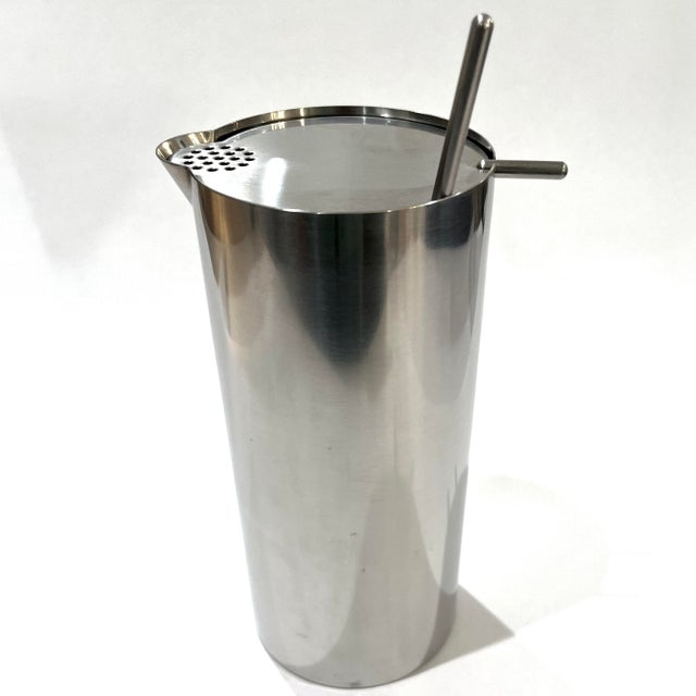 Late 20th Century Stelton Cylinda Martini Mixer With Stirrer Spoon by Arne Jacobsen For Sale - Image 6 of 12