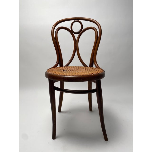 Set of 4 Thonet bent beech chairs, Austria, early 1900s It is a classic but very elegant model of chairs, made with the...